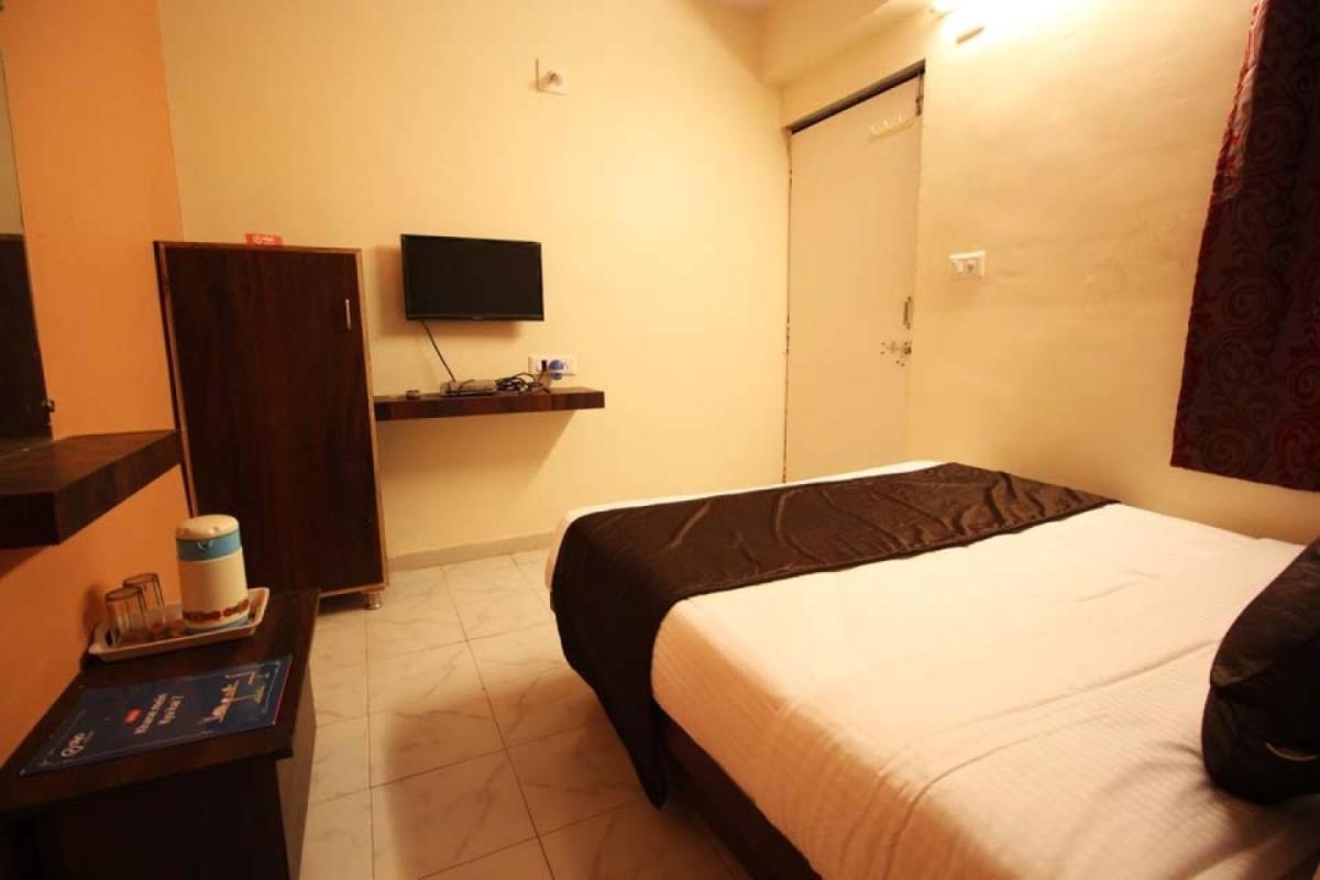 Hotel Raj Palace Αχμπανταμπάντ Εξωτερικό φωτογραφία